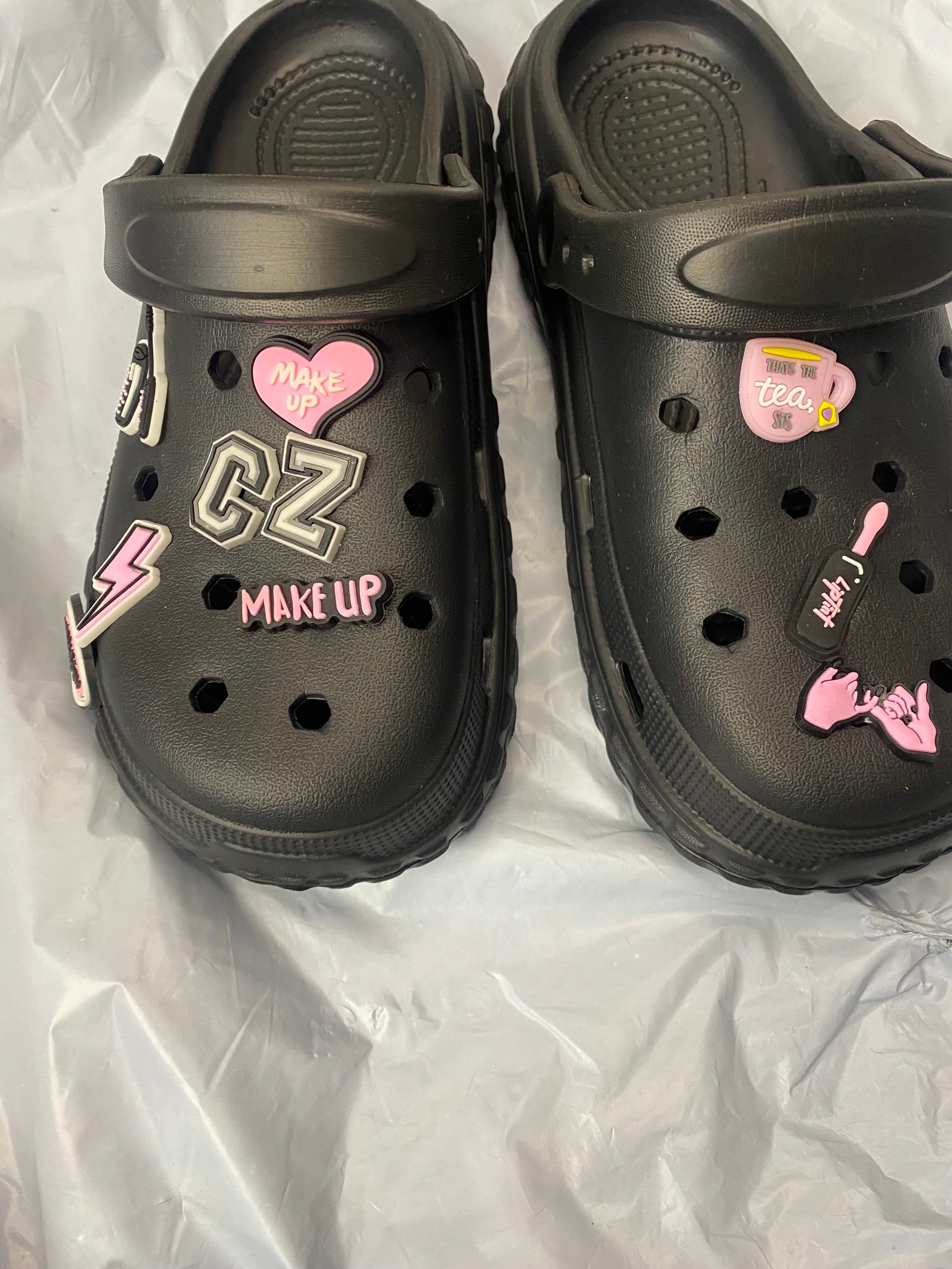 Pack de Pin's Pink Identity ( sans les chaussures)