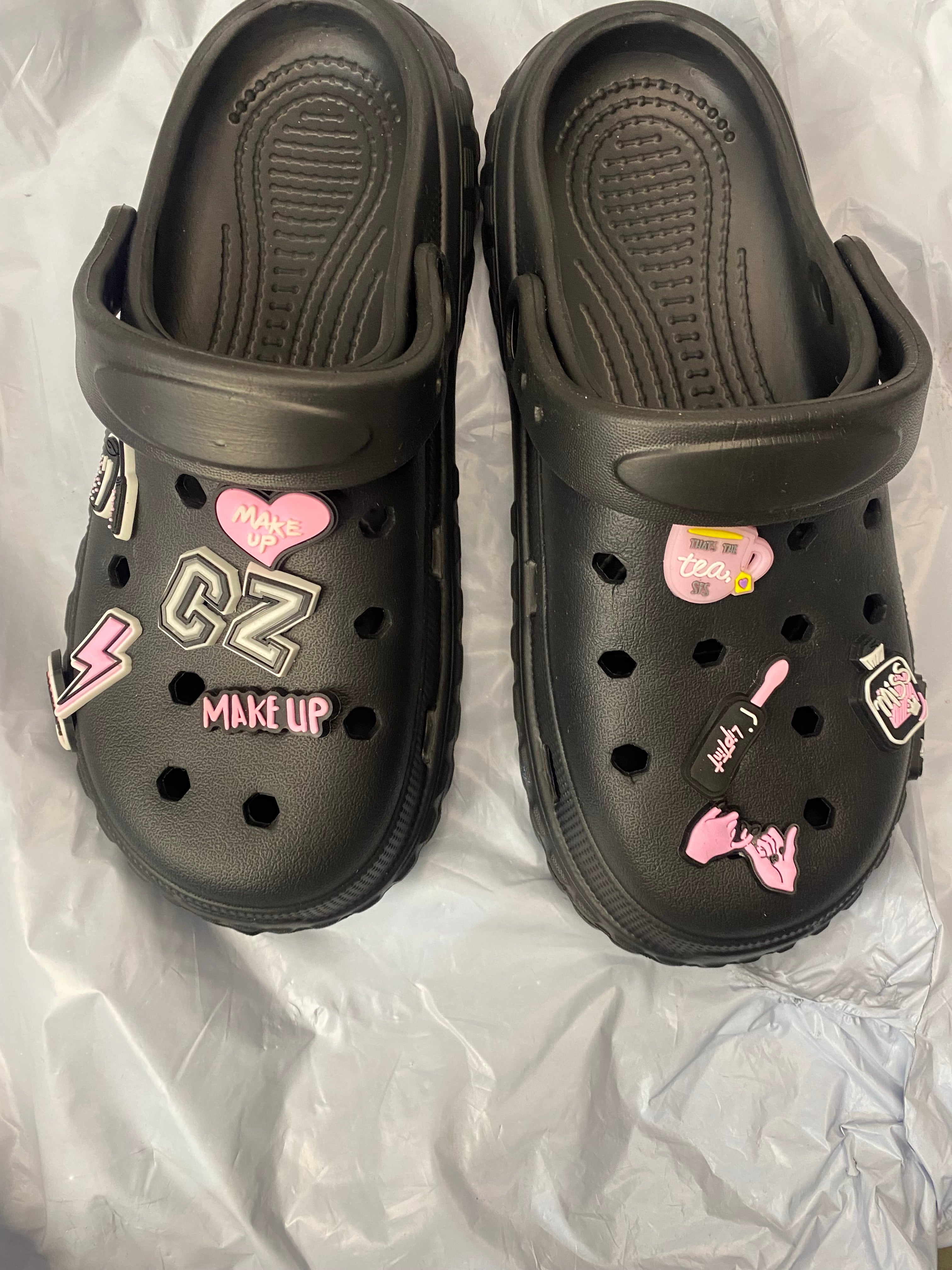Pack de Pin's Pink Identity ( sans les chaussures)